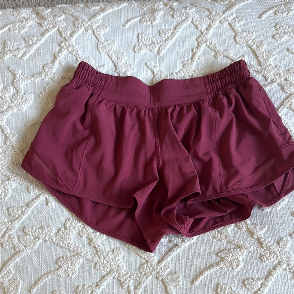 Lululemon Hotty Hot Shorts 2.5”
